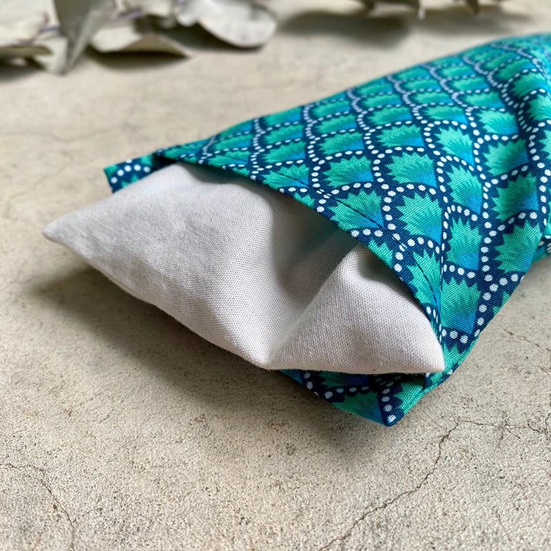 Relaxing cushion with lavender/linen flowers - Emerald fabric - 100% Oeko-tex certified cotton