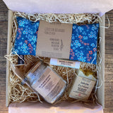 Plongez dans un bain relaxant avec notre Sel de Bain Relaxant. Cette formule apaisante est conçue pour détendre votre corps et votre esprit après une journée bien remplie. Offrez à votre peau une exfoliation douce avec notre Savon Exfoliant. belle luce cosmétiques made in switzerland